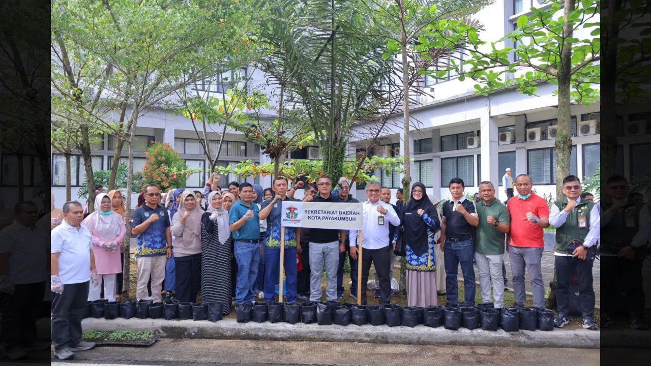 Barisan petani berdasi di Pemko Payakumbuh